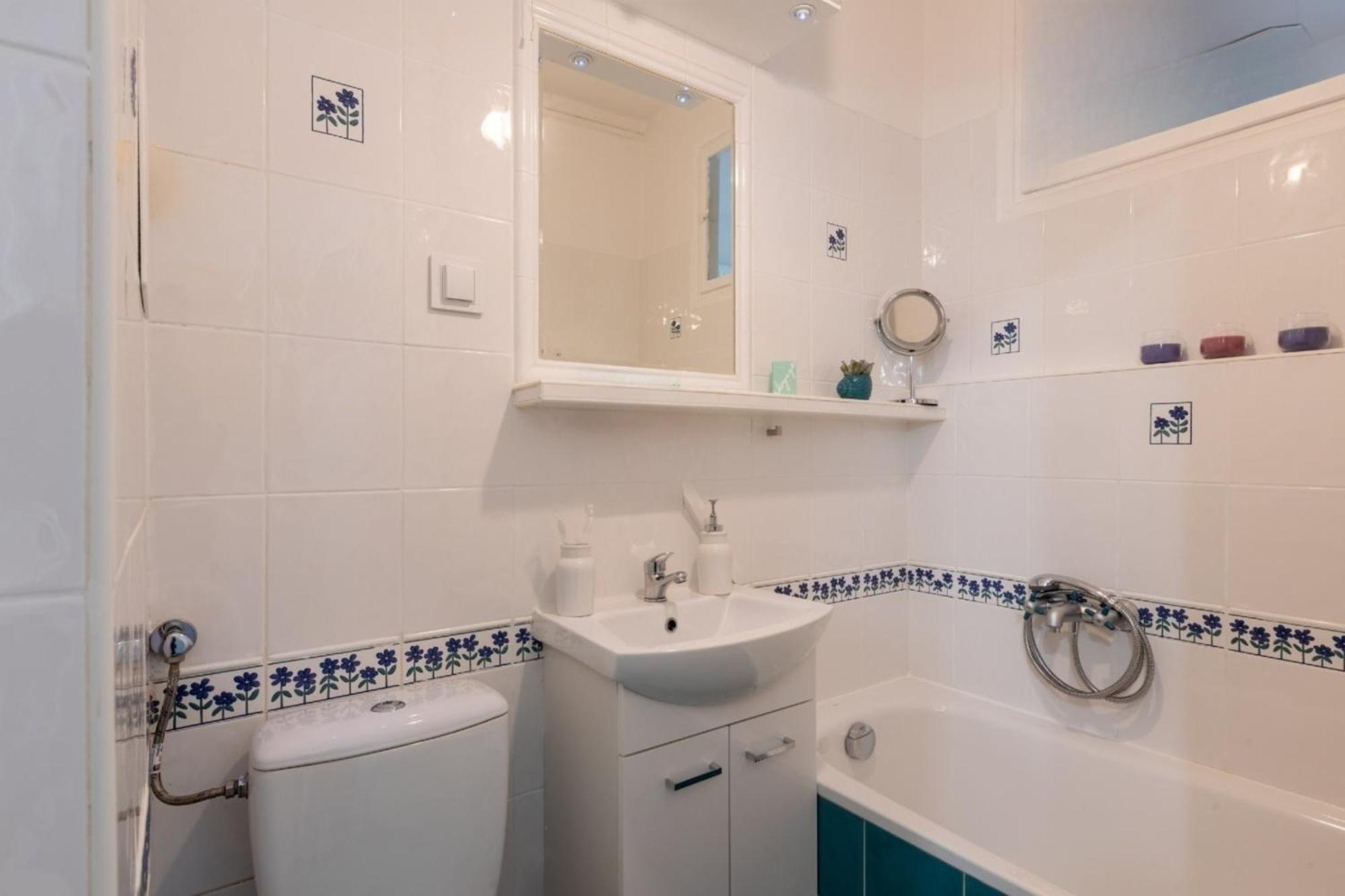 Na Muranowie - Mieszkanie Z Historia I In Muranow - A Flat With Warsaw History Екстериор снимка