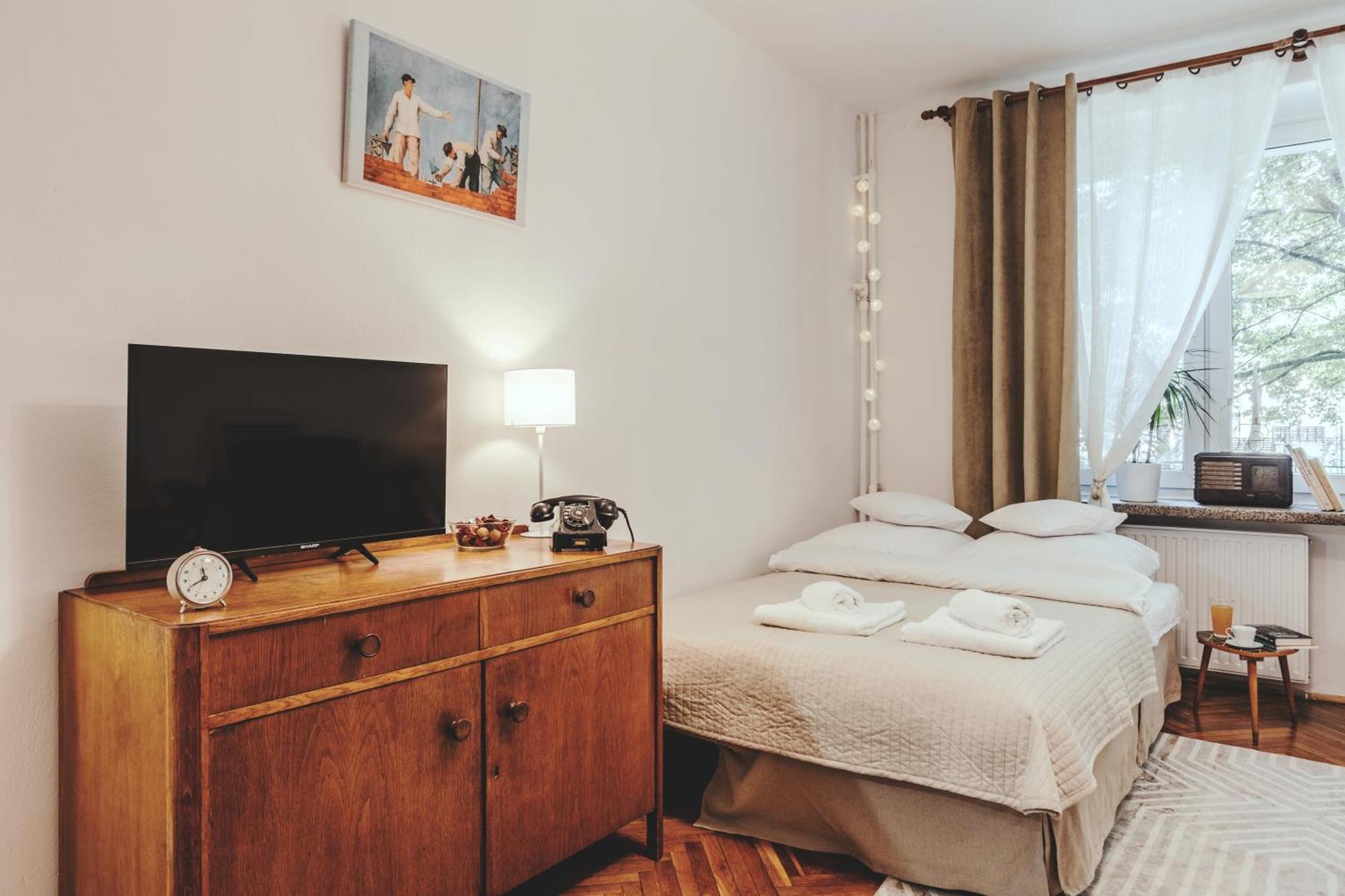 Na Muranowie - Mieszkanie Z Historia I In Muranow - A Flat With Warsaw History Екстериор снимка