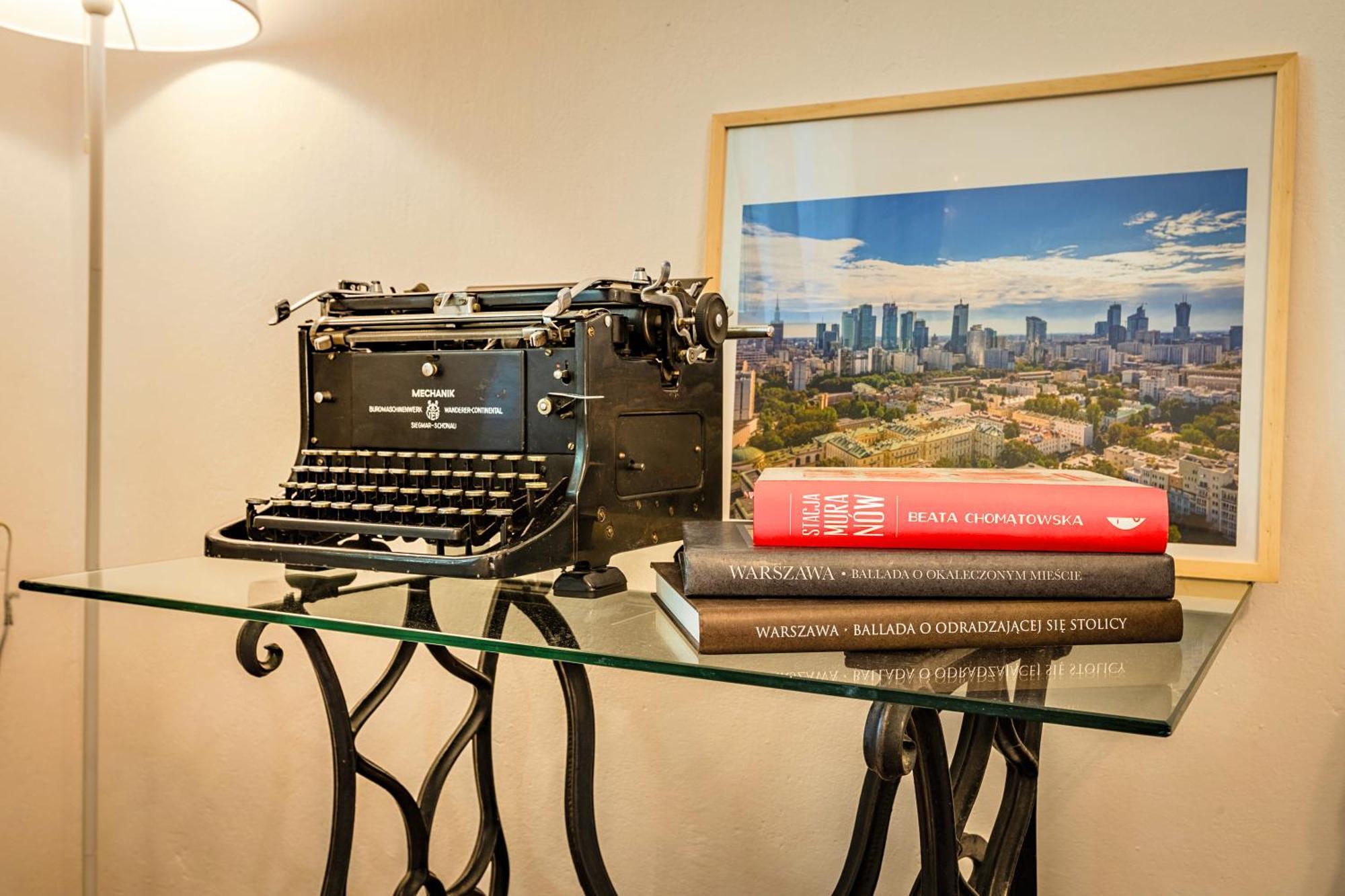 Na Muranowie - Mieszkanie Z Historia I In Muranow - A Flat With Warsaw History Екстериор снимка